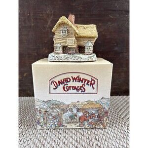 David Winter  John Hine 1985 VILLAGE SHOP